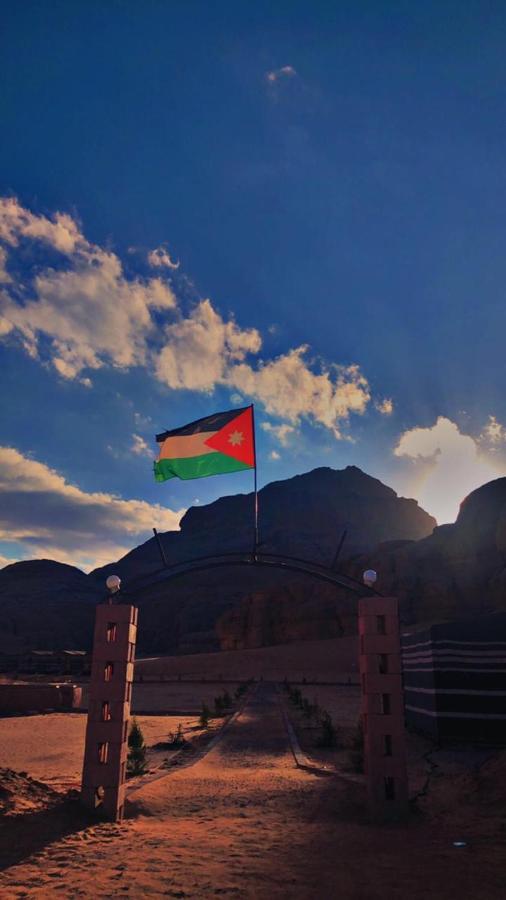 Oryx Camp Hotel Wadi Rum Ngoại thất bức ảnh